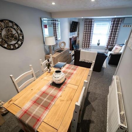 2 Bed Sleeps 4 Central Haverfordwest Town House 빌라 외부 사진