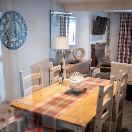 2 Bed Sleeps 4 Central Haverfordwest Town House 빌라 외부 사진