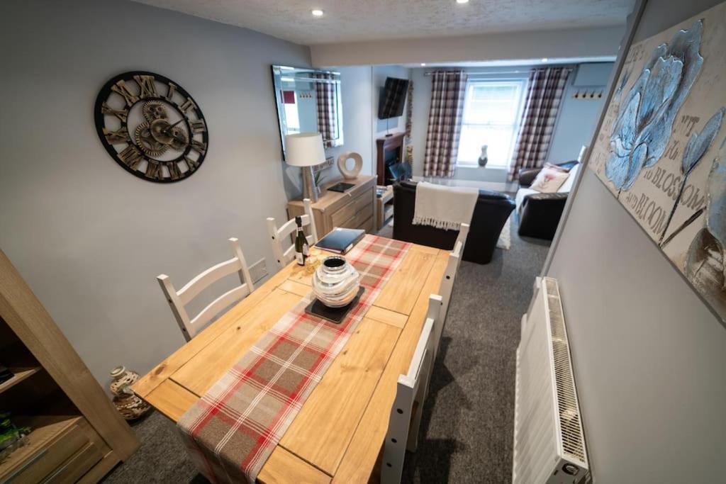 2 Bed Sleeps 4 Central Haverfordwest Town House 빌라 외부 사진